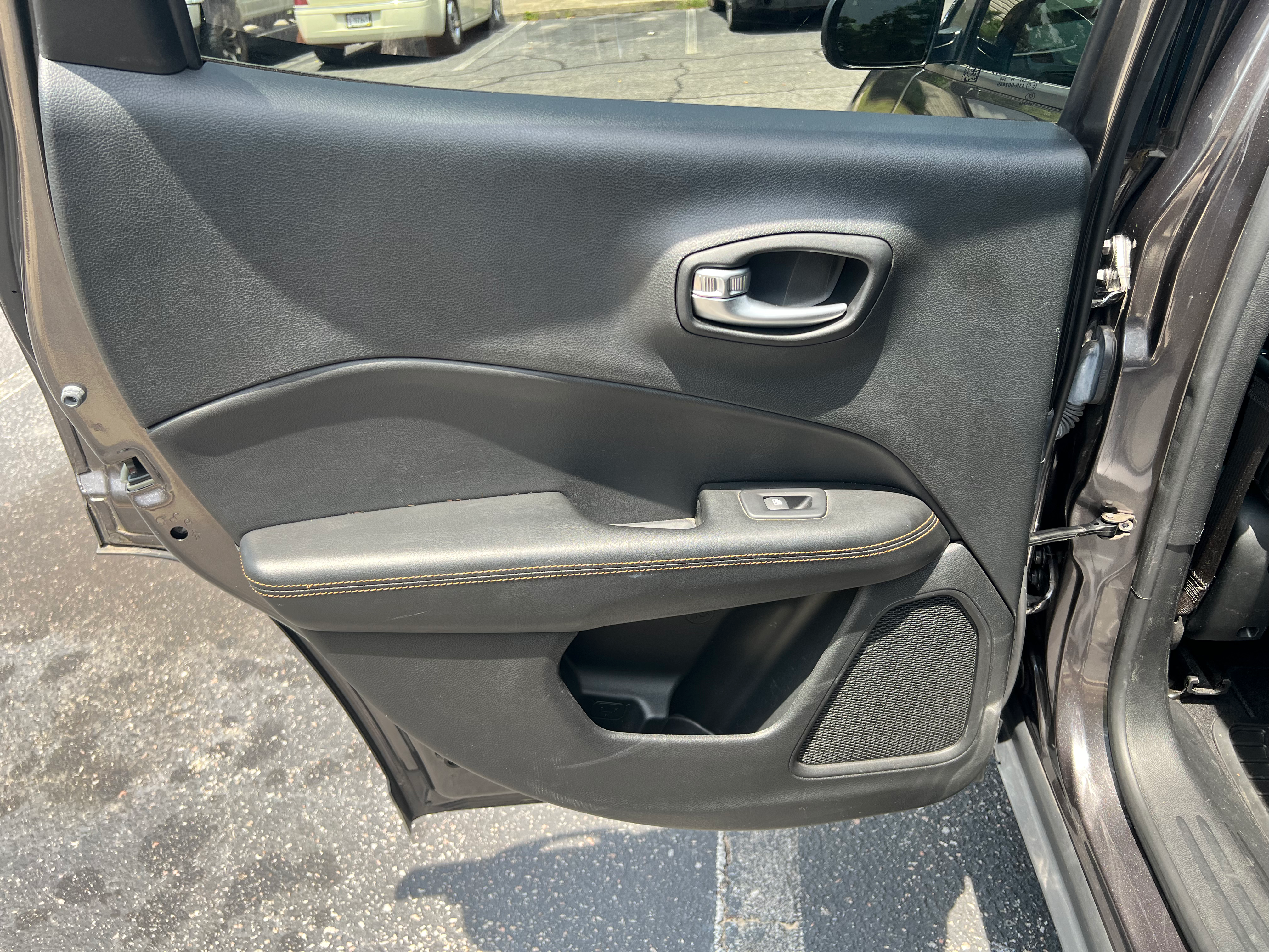 Used 2019 Jeep Compass Limited w/ Safety & Security Group FWD image 16