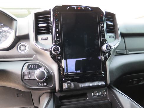 Used 2020 RAM 1500 Big Horn w/ Built-to-serve Edition image 10