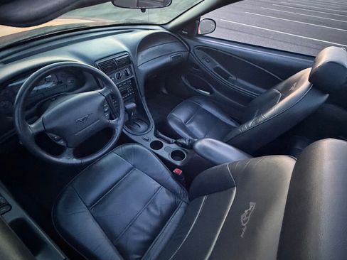 Used 2001 Ford Mustang Premium RWD image 18