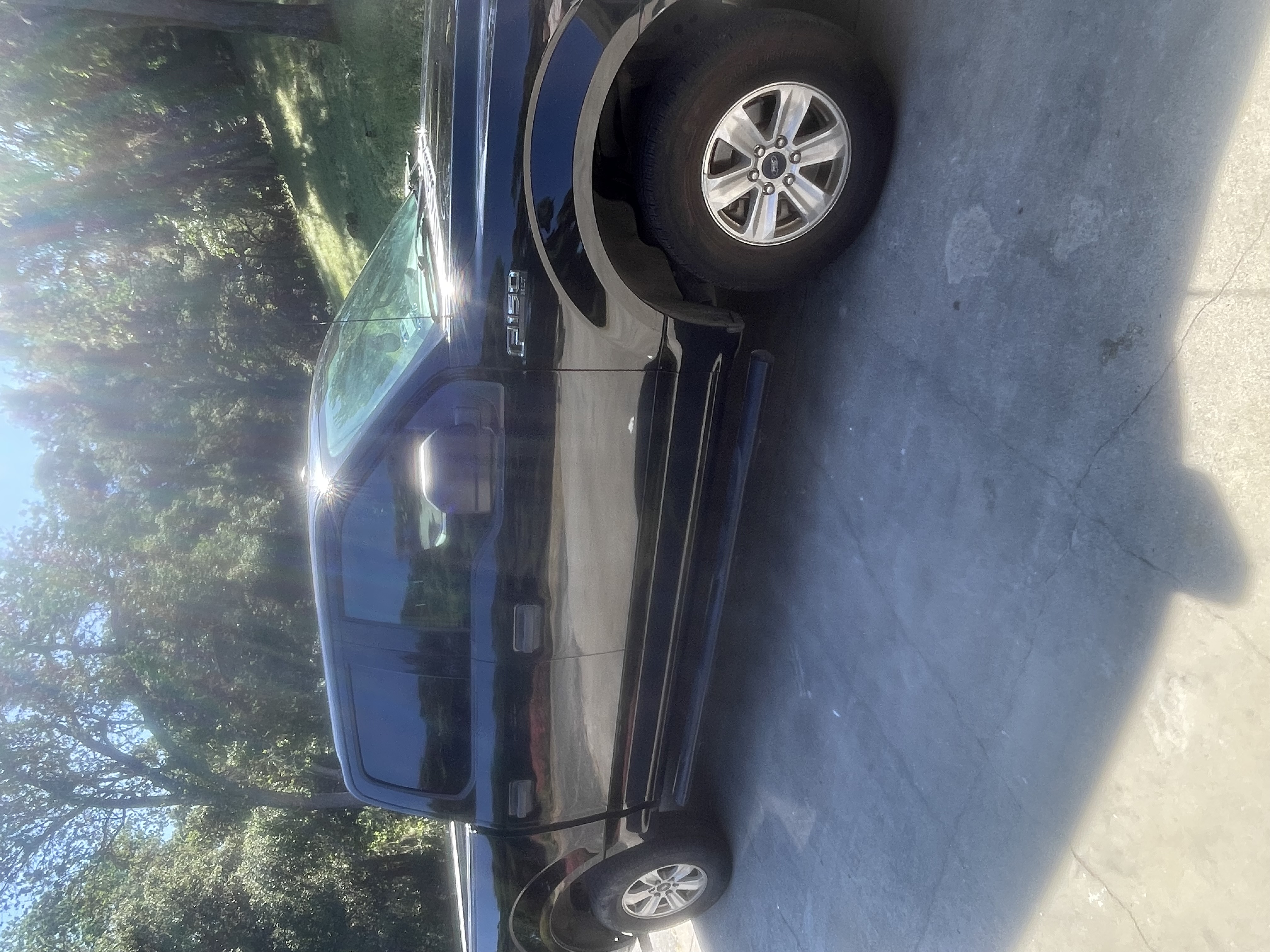 Used 2017 Ford F150 XLT AWD/4WD image 5