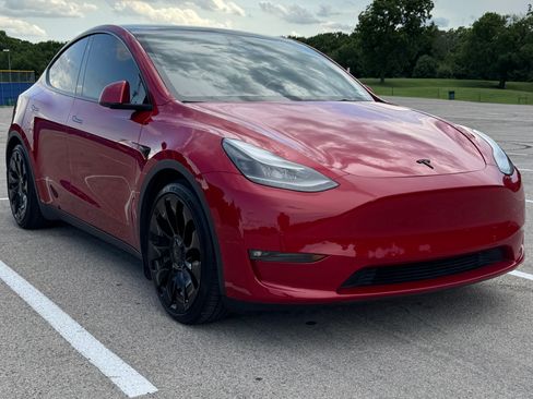 Used 2022 Tesla Model Y Performance AWD/4WD image 5