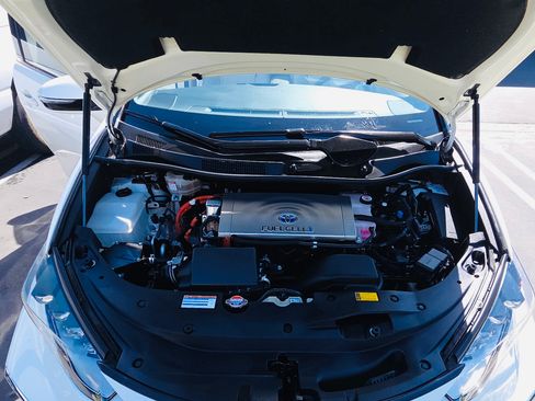 Used 2019 Toyota Mirai image 10