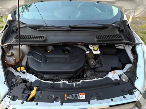 Used 2017 Ford Escape Titanium FWD image 9