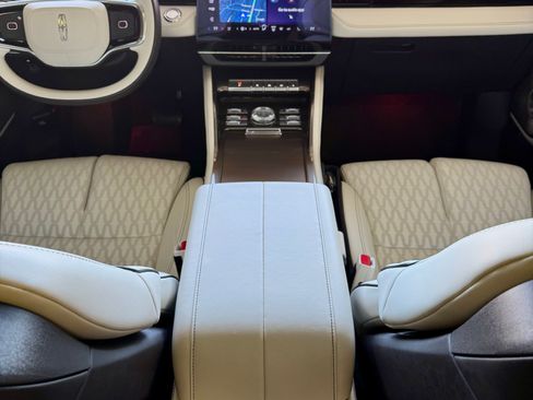 Used 2024 Lincoln Nautilus Black Label image 6