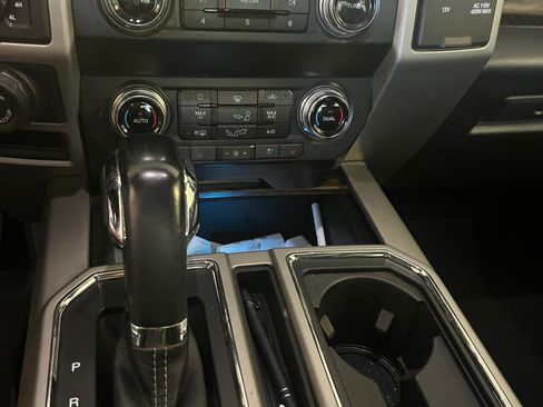Used 2019 Ford F150 Lariat w/ Equipment Group 502A Luxury AWD/4WD image 6