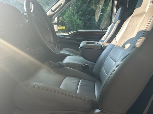 Used 2006 Ford F350 Lariat AWD/4WD image 6
