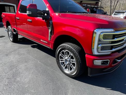 Used 2023 Ford F350 Limited image 1