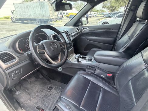 Used 2015 Jeep Grand Cherokee Overland AWD/4WD image 17