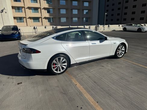 Used 2016 Tesla Model S P90D image 9