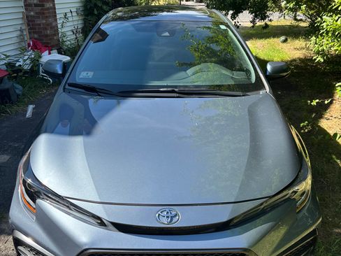 Used 2021 Toyota Corolla XSE FWD image 1