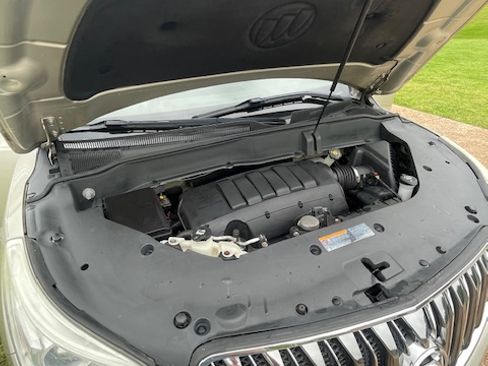 Used 2014 Buick Enclave Leather image 6