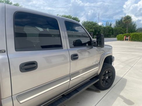 Used 2006 Chevrolet Silverado 2500 LT w/ Onstar Plus Package RWD image 15