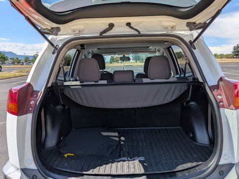 Used 2015 Toyota RAV4 XLE FWD image 12