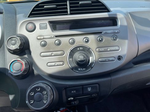 Used 2013 Honda Fit image 18