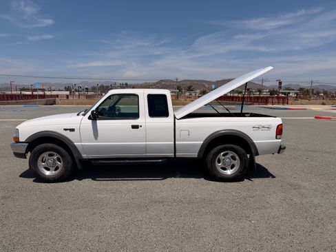 Used 1999 Ford Ranger XLT AWD/4WD image 2