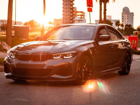 Used 2022 BMW M340i w/ Premium Package image 5