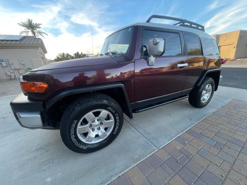 Used 2007 Toyota FJ Cruiser Sport Utility 2D image 11