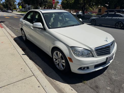 Used 2009 Mercedes-Benz C 300 Sedan image 9