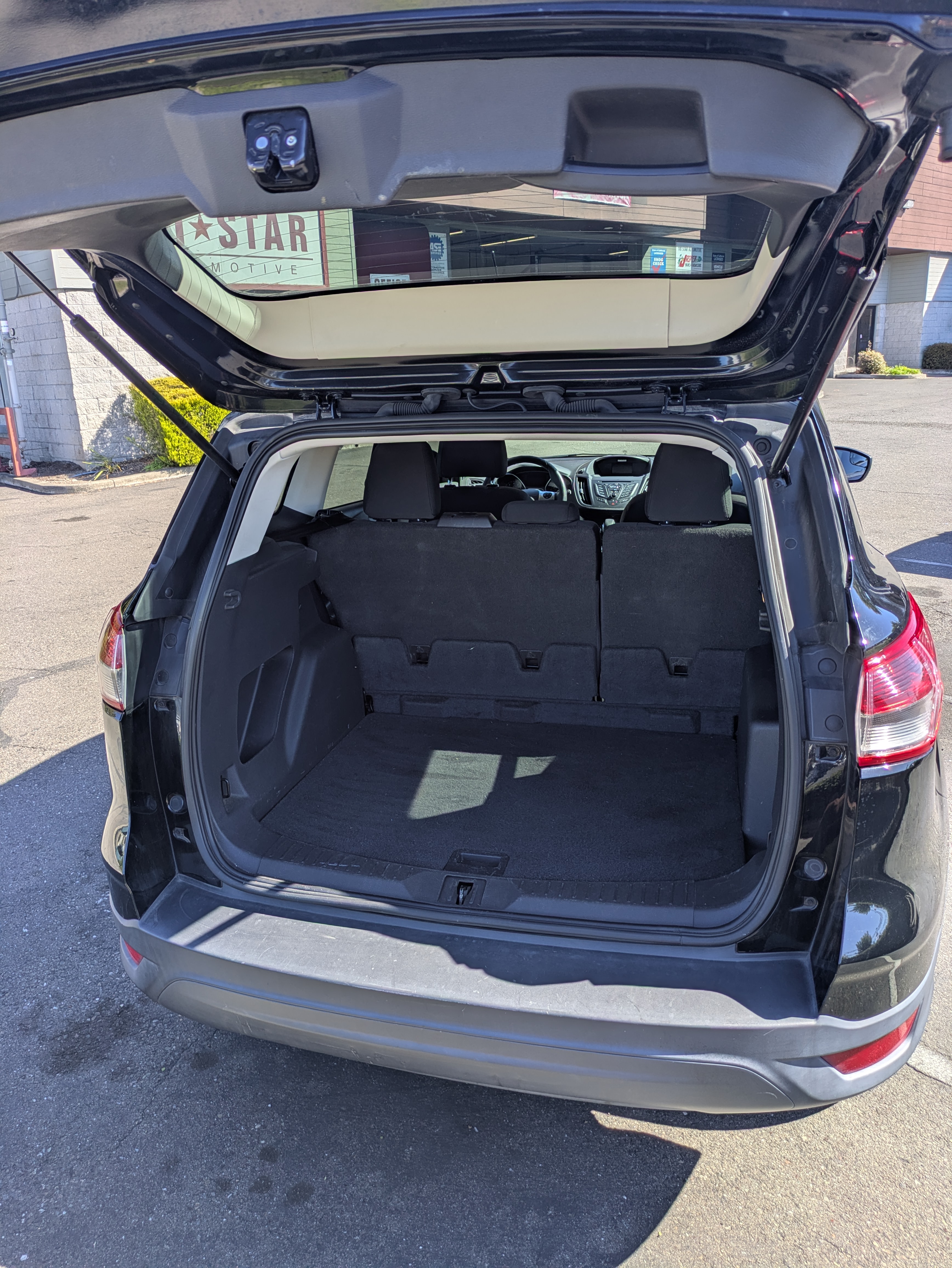 Used 2016 Ford Escape S FWD image 9