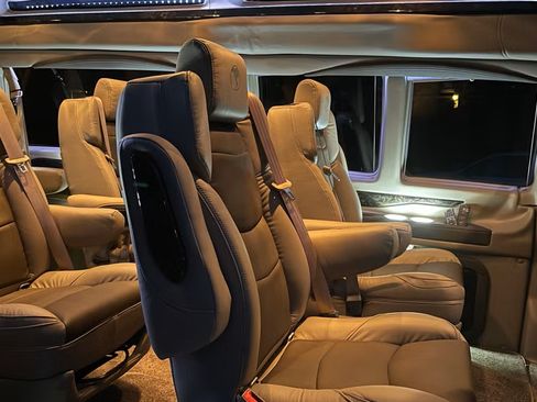 Used 2022 Chevrolet Express 2500 Extended w/ Enhanced Convenience Package image 12