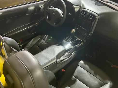 Used 2006 Chevrolet Corvette Convertible w/ Preferred Equipment Group image 4