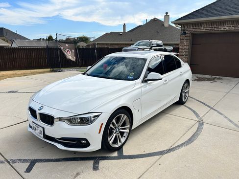 Used 2018 BMW 330e image 2