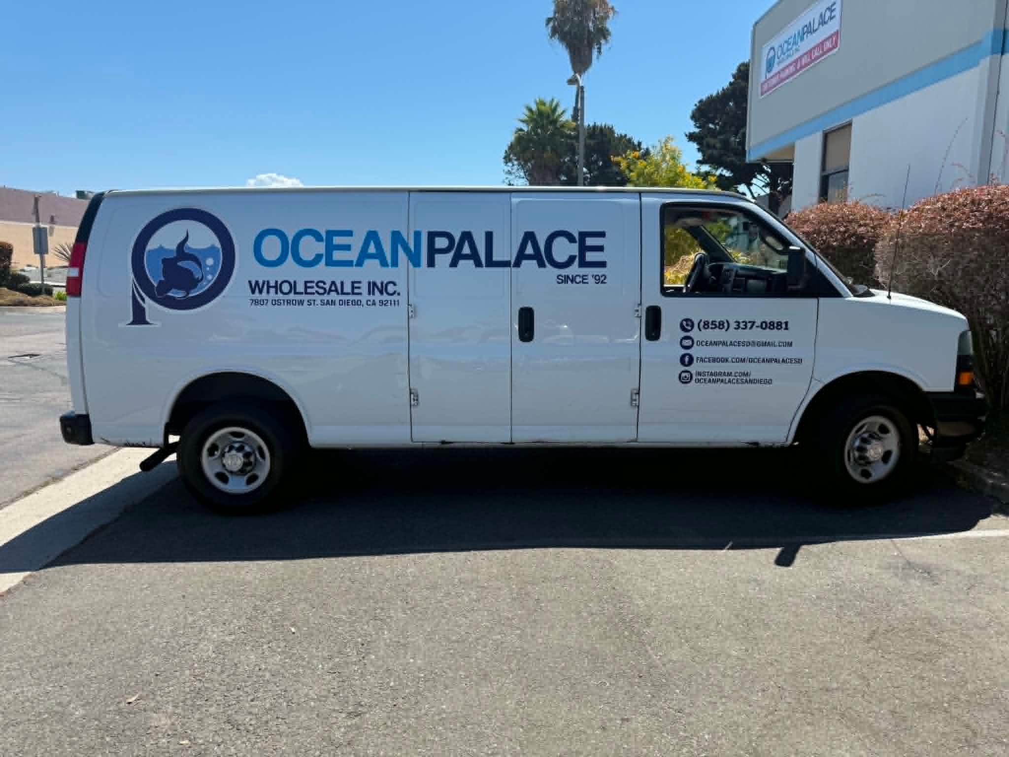 Used 2019 Chevrolet Express 2500 Extended RWD image 2