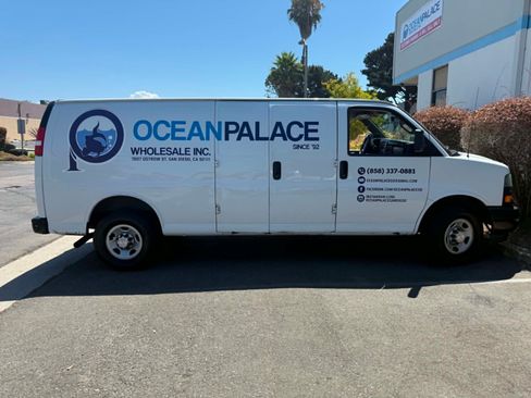 Used 2019 Chevrolet Express 2500 Extended RWD image 2