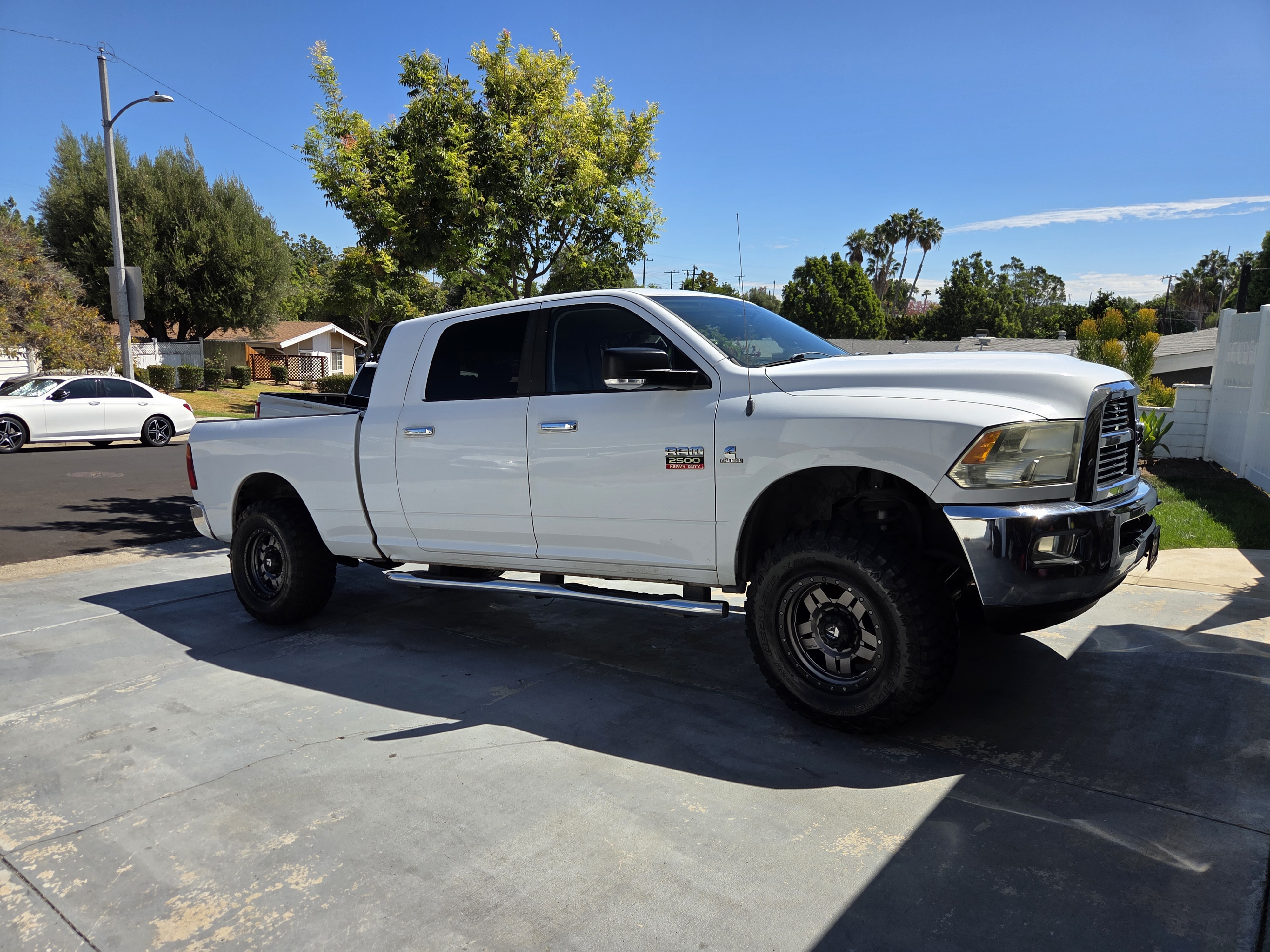 Used 2010 Dodge Ram 2500 Truck SLT w/ Big Horn Regional Pkg AWD/4WD image 2
