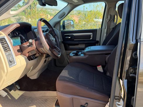 Used 2014 RAM 2500 SLT w/ Luxury Group AWD/4WD image 14