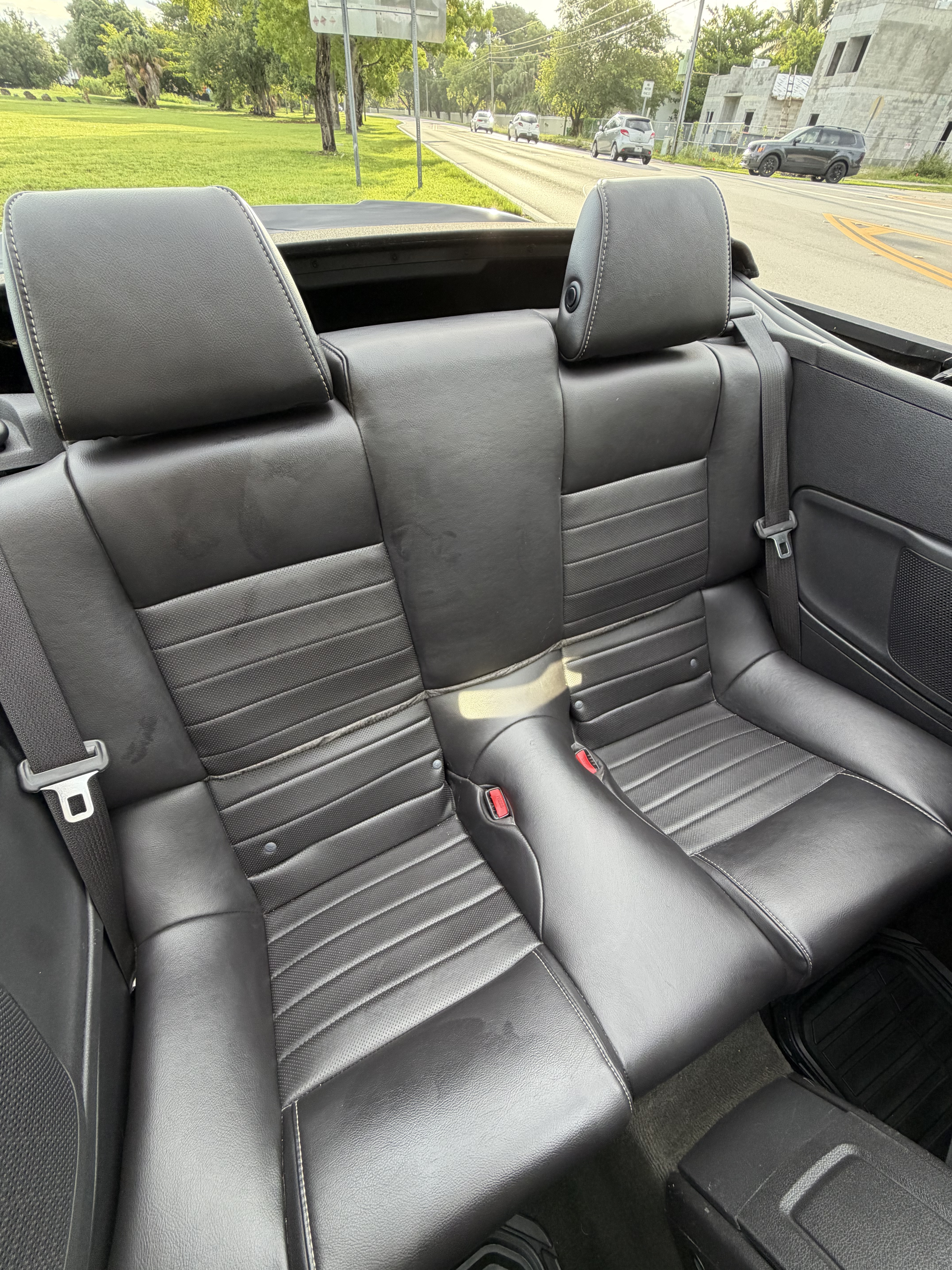 Used 2014 Ford Mustang GT Premium w/ Comfort Package RWD image 8