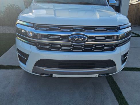 Used 2022 Ford Expedition Platinum image 5