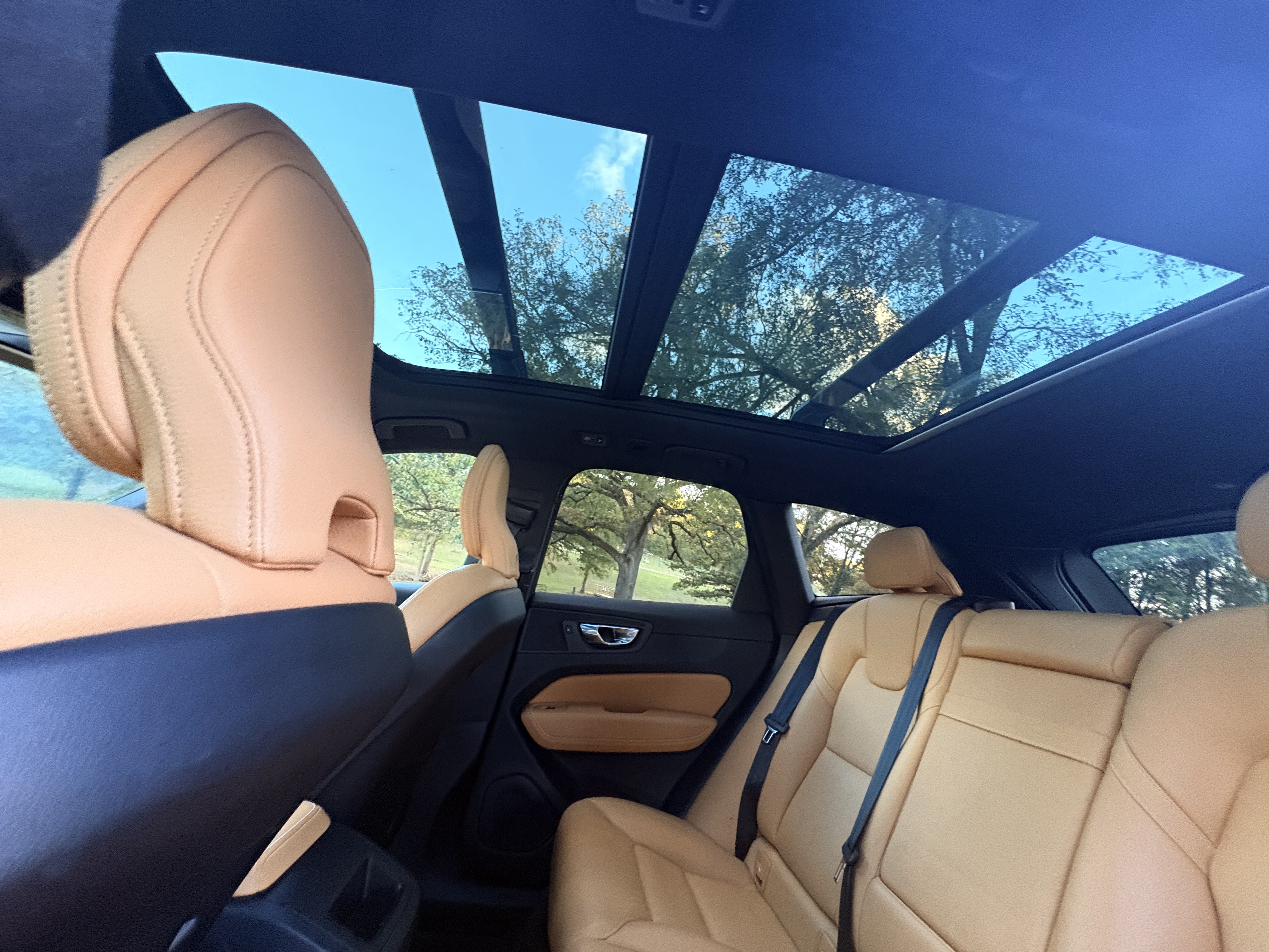 Used 2020 Volvo XC60 T5 Momentum AWD/4WD image 23