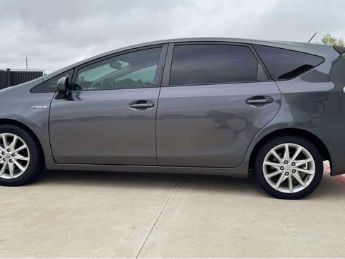 Used 2012 Toyota Prius V Five image 16