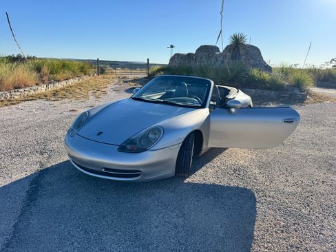 Used 2001 Porsche 911 Cabriolet 2D image 6