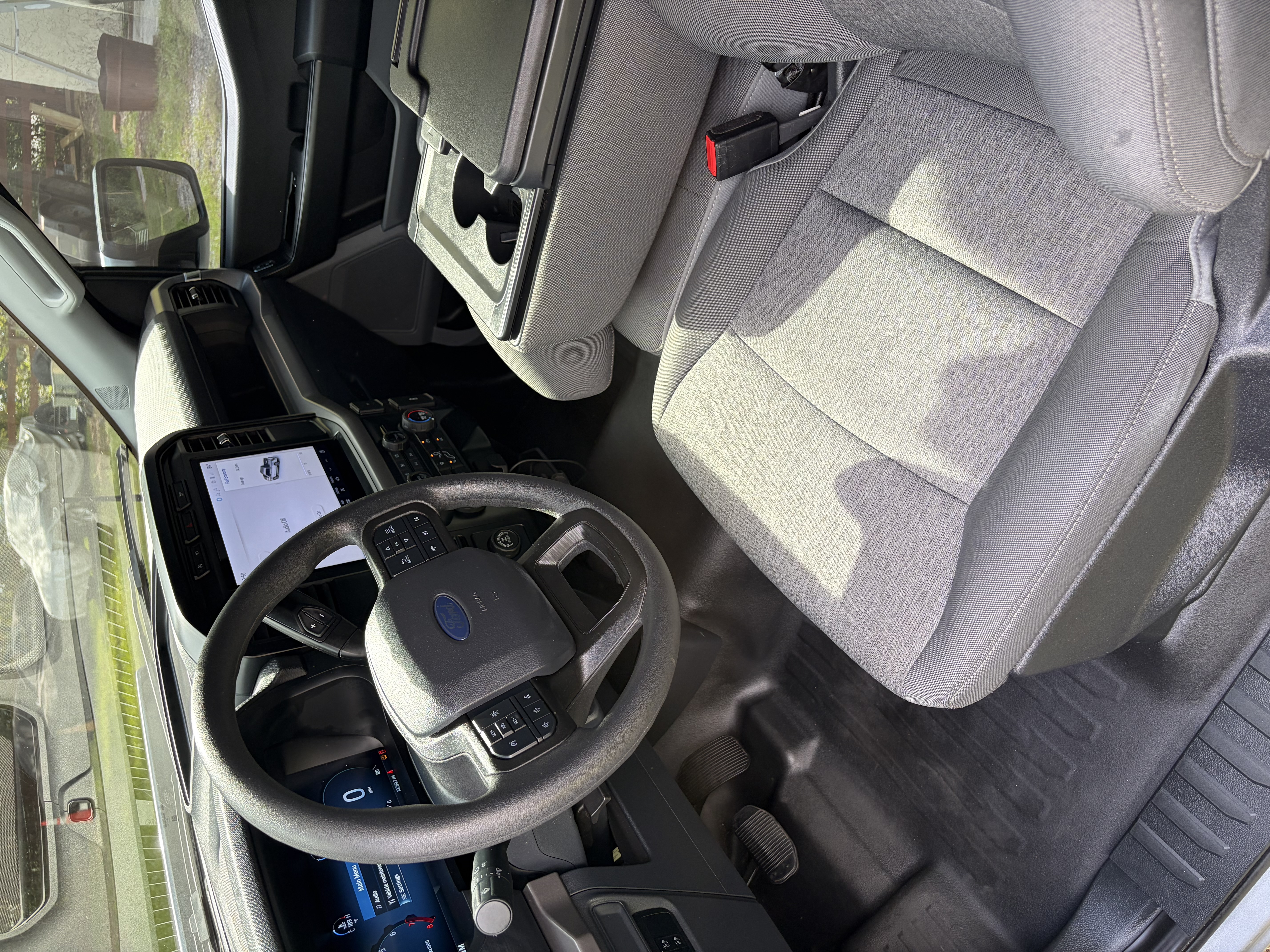 Used 2024 Ford F150 XL w/ Equipment Group 103A High RWD image 8