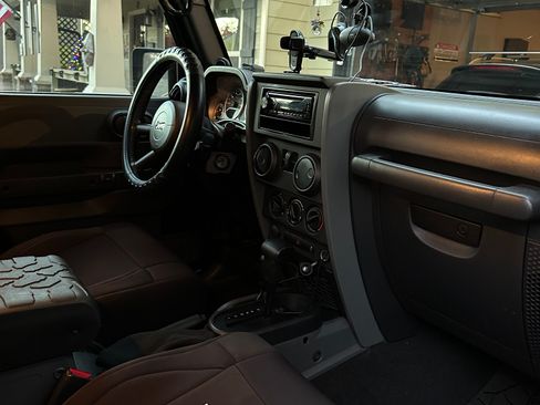 Used 2010 Jeep Wrangler Sport image 2