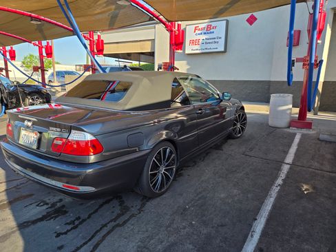 Used 2005 BMW 325Ci 325Ci Convertible 2D image 2