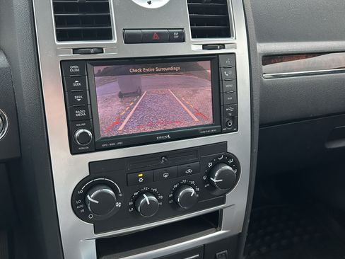 Used 2010 Chrysler 300 C w/ Luxury Group II image 10