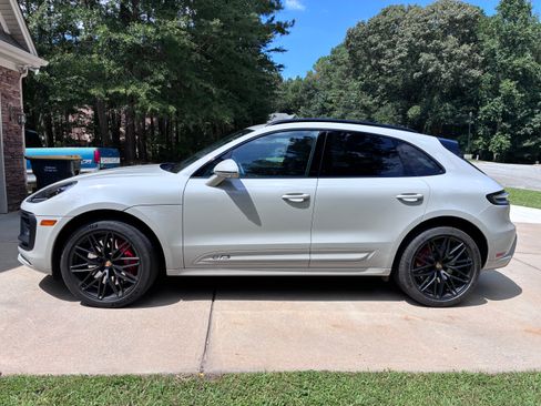 Used 2025 Porsche Macan GTS AWD/4WD image 8