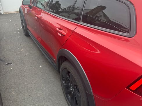 Used 2020 Volvo V60 T5 Cross Country image 8