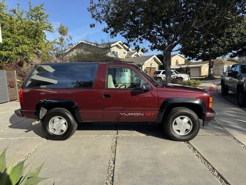 Used 1994 GMC Yukon 4WD 2-Door image 2