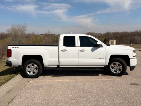 Used 2017 Chevrolet Silverado 1500 LT w/ All Star Edition image 6