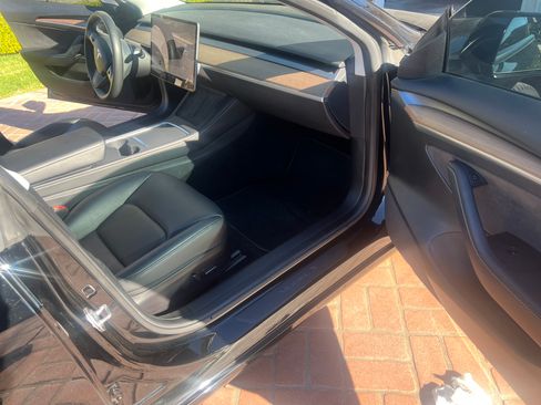 Used 2023 Tesla Model 3 Standard Range image 15