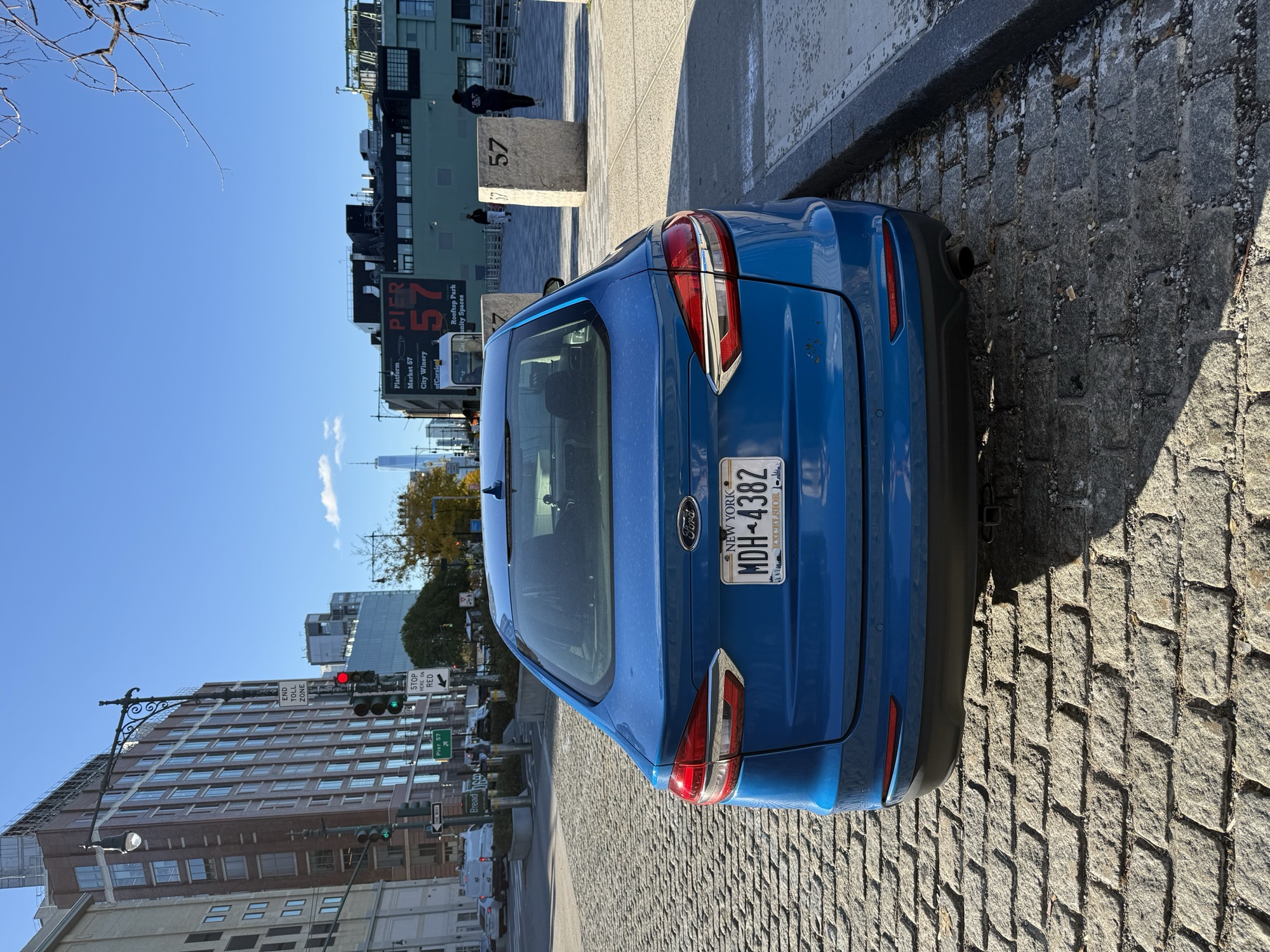 Used 2019 Ford Fusion SE FWD image 4