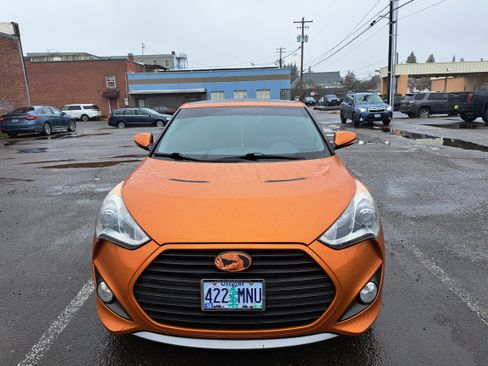 Used 2013 Hyundai Veloster Turbo w/ Ultimate Pkg image 2