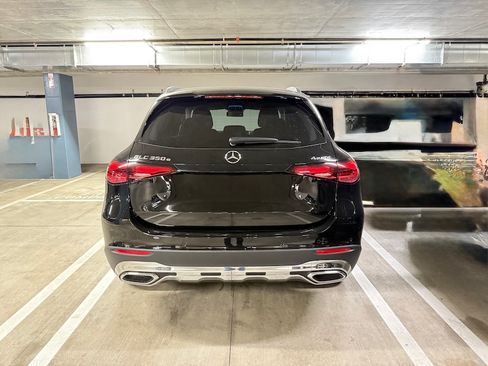 Used 2025 Mercedes-Benz GLC 350e 4MATIC image 11