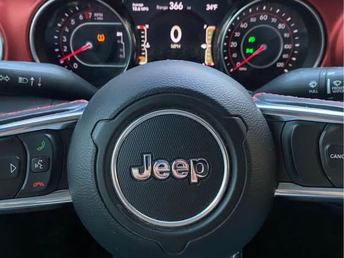 Used 2020 Jeep Gladiator Rubicon image 9