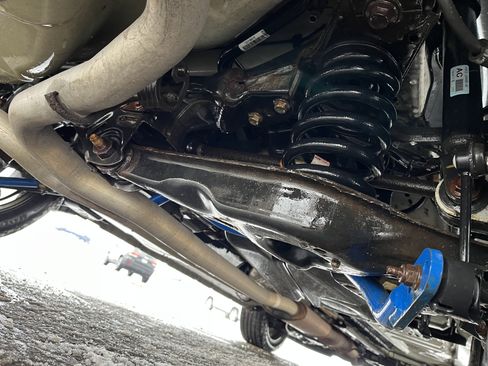 Used 2018 Ford Explorer Platinum image 16