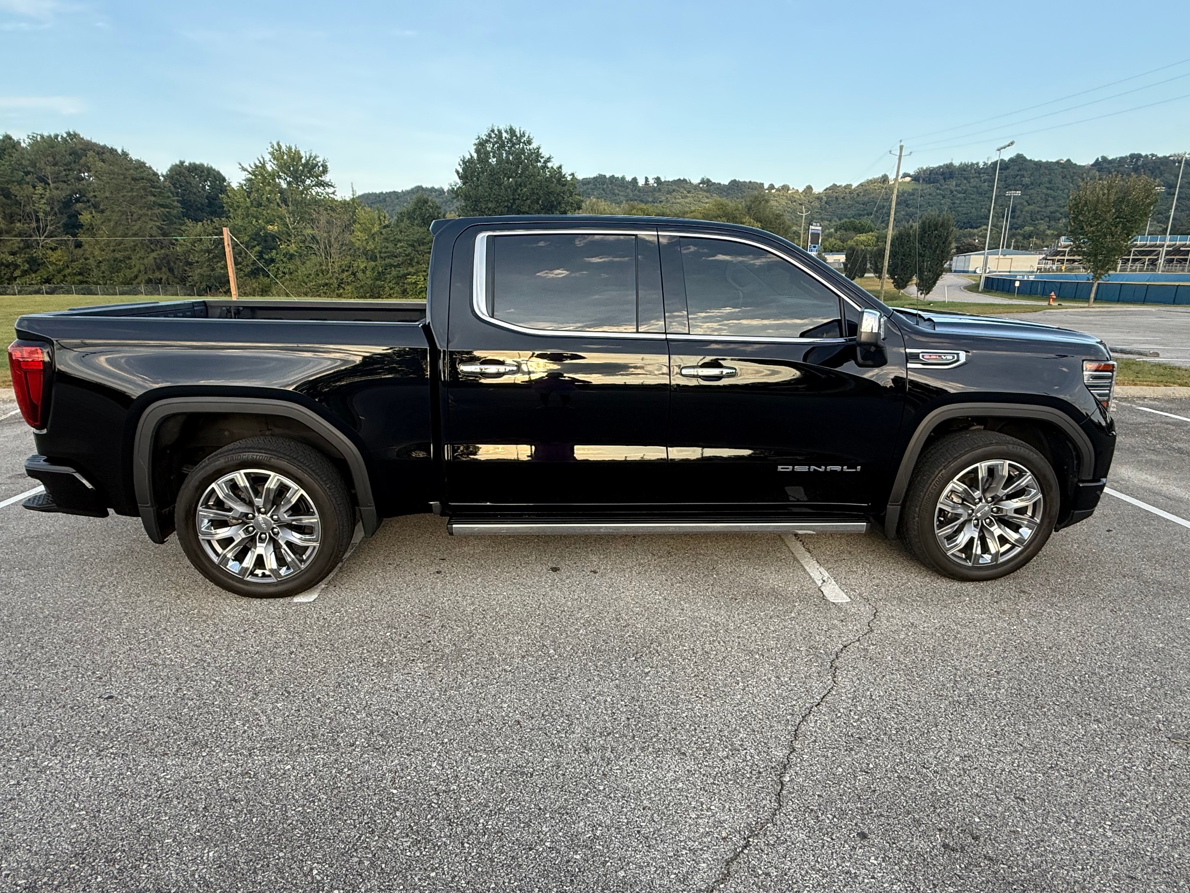 Used 2024 GMC Sierra 1500 Denali AWD/4WD image 4